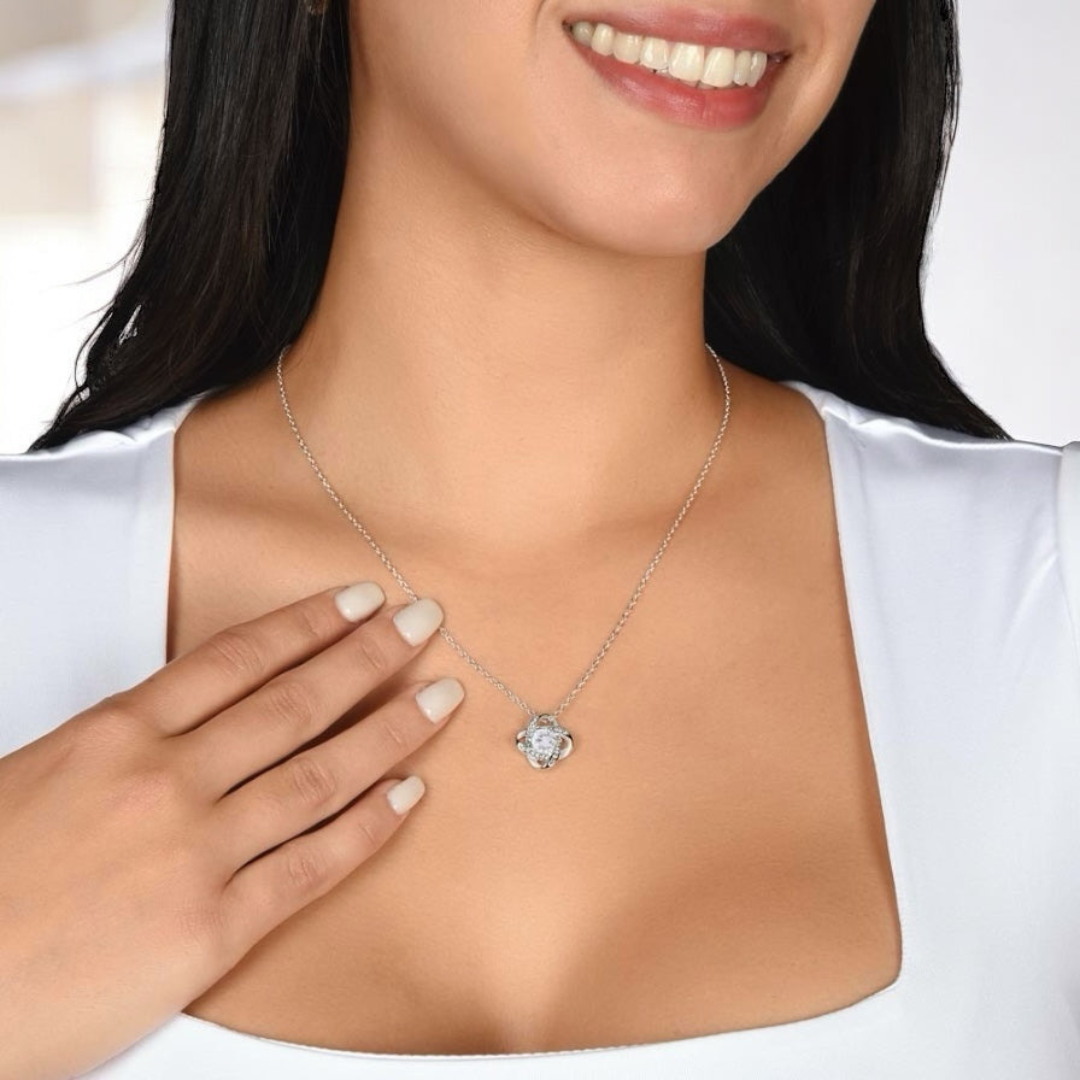 El regalo que guardará en su corazón para siempre, Collar de Disculpas para ella